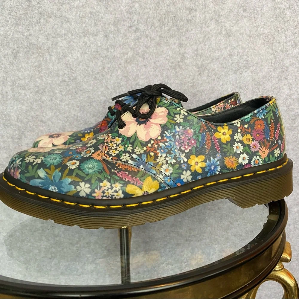 D23 Dr Martens Wanderlust Oxford 9 - Picture 4 of 16